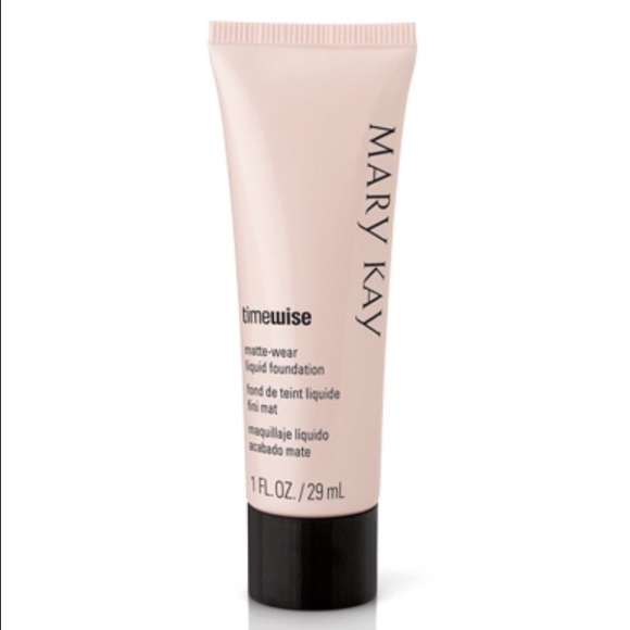 Mary Kay Matte Wear Foundation in Beige 5