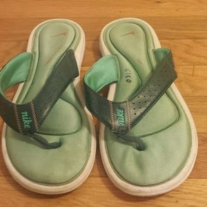 Nike flipflops
