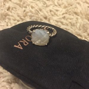 Pandora ring - mother of pearl
