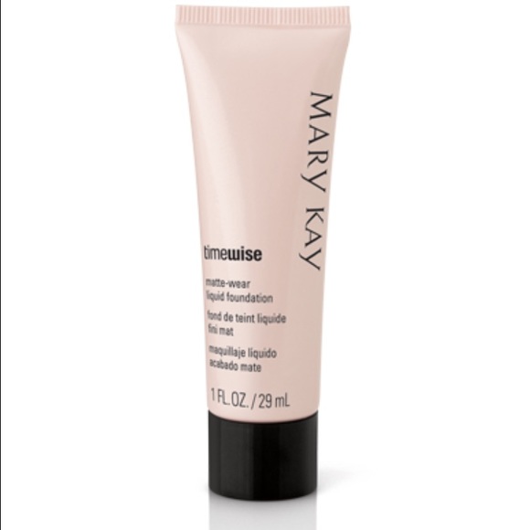 Mary Kay Matte Wear foundation in Bronze 3