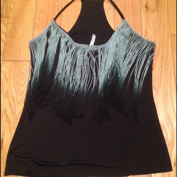 Ombré Fringe Top - Picture 2 of 4