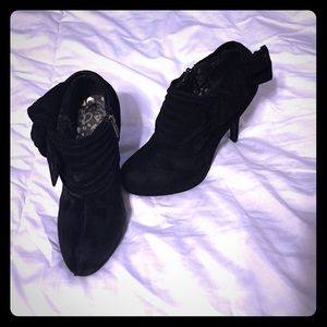 Black heeled boots