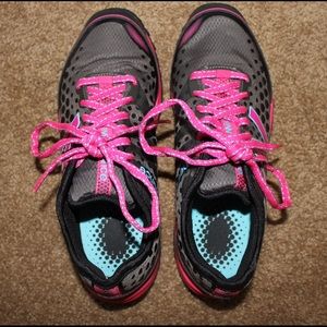 New Balance Minimus 1690 Running Shoes