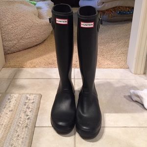 tall black hunter boots
