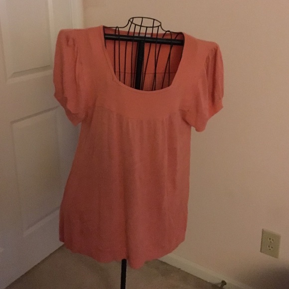 Peach colored sweater👍