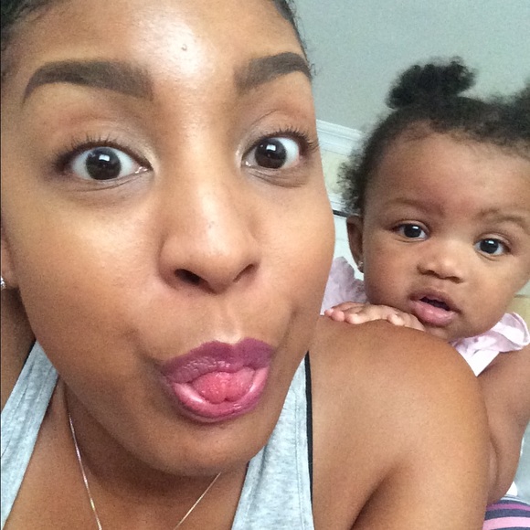 Meet your posher, Miriam - Picture 3 of 4