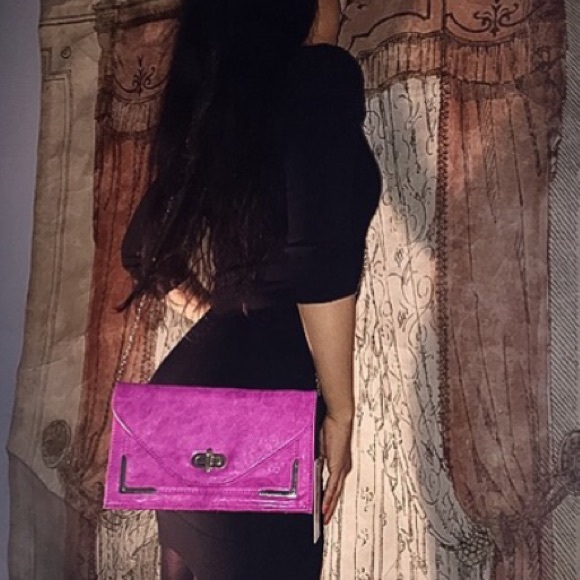 Kennedy Clutch by Urban Expressions 👛