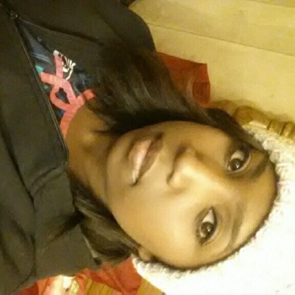 Meet your Posher, Soraya - Picture 2 of 4