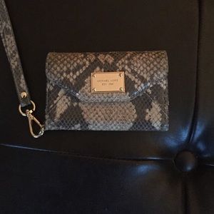 Michael Kors iPhone 4S Wristlet