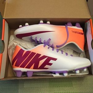 Girls soccer cleats