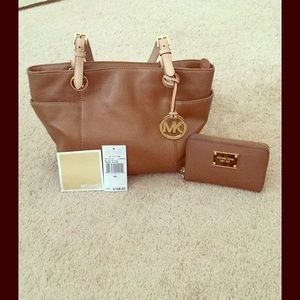 Authentic Michael Kors Handbag & Wallet
