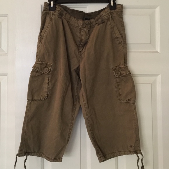 Kavu knicker cargo shorts/capris size 8