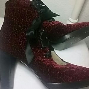 Yves Saint Laurent pumps