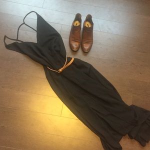 Black saboskirt dress