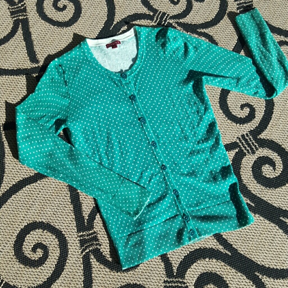 Sweaters - Cute polk-a-dot cardigan