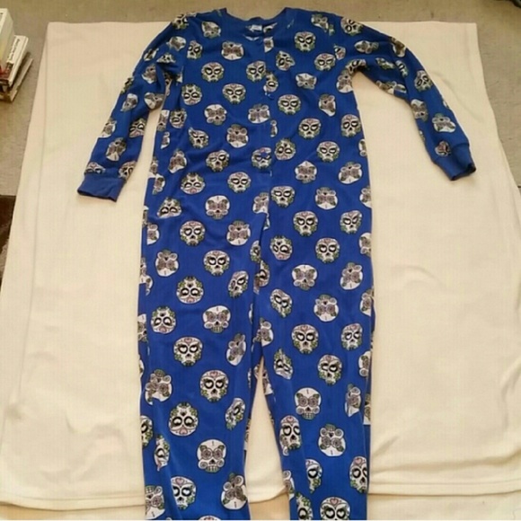 Skull onsie ! :D