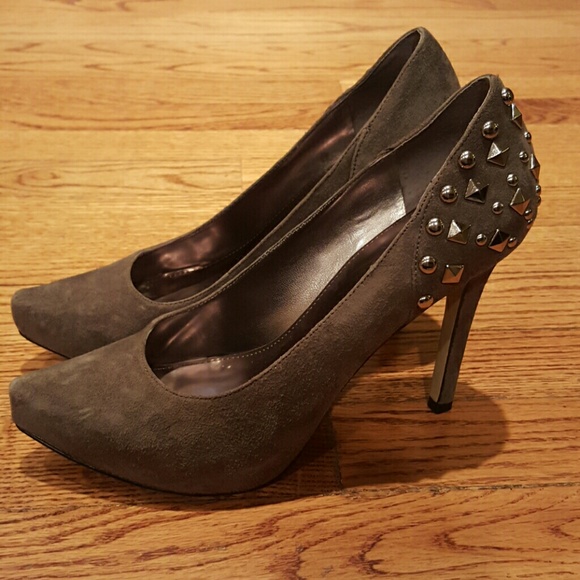Marc Fisher grey heels - Picture 3 of 4