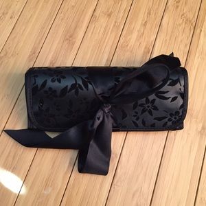 Make up or jewelry roll