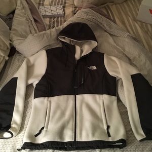 Hooded North Face Denali Jacket