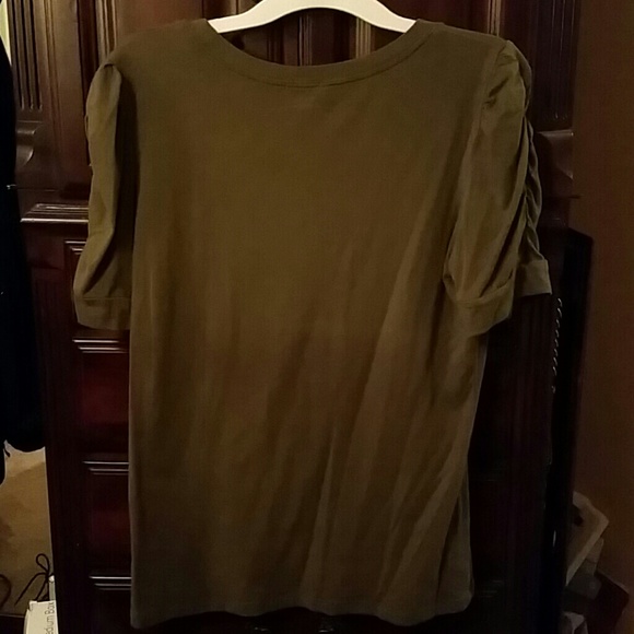 Short rushed sleeve olive green t - Picture 2 of 2