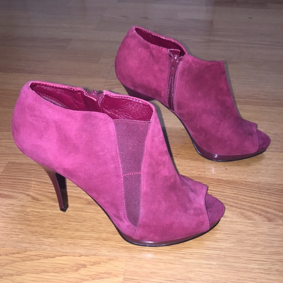 Nine West Wine colored ankle boots