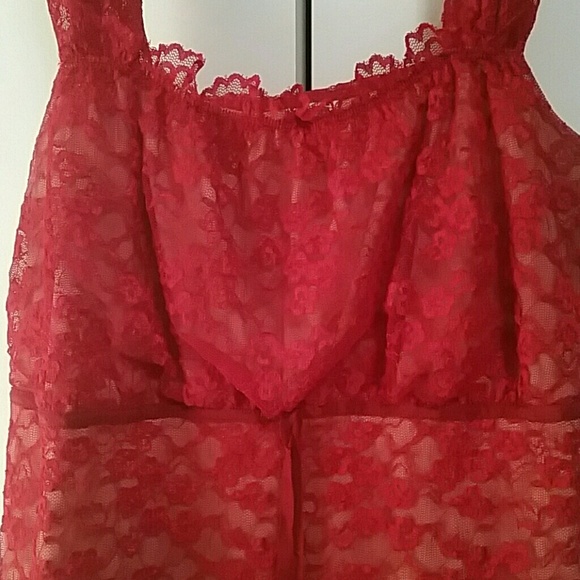 Red lace halter - Picture 4 of 4