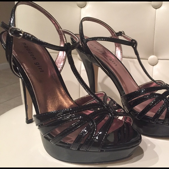 Gorgeous Madden Girl black patent pumps