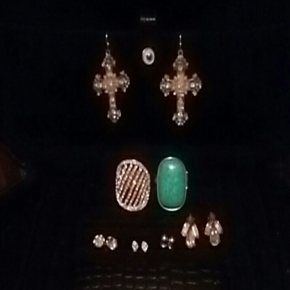 Bundle of jewelry