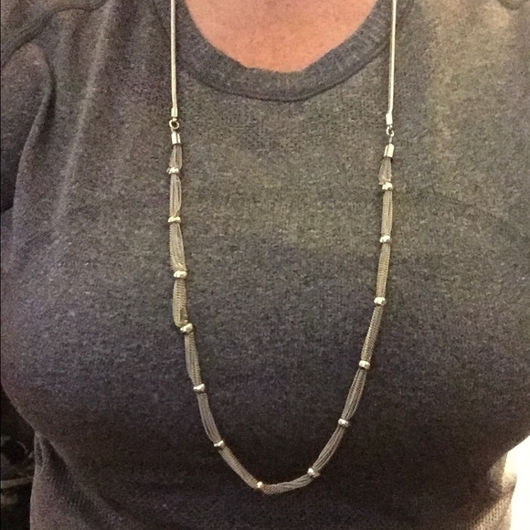 Glamorous jewelry set of 35" necklace and earrings - Picture 2 of 4