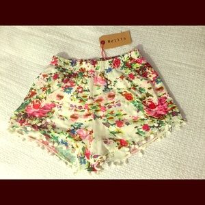 Pom pom shorts