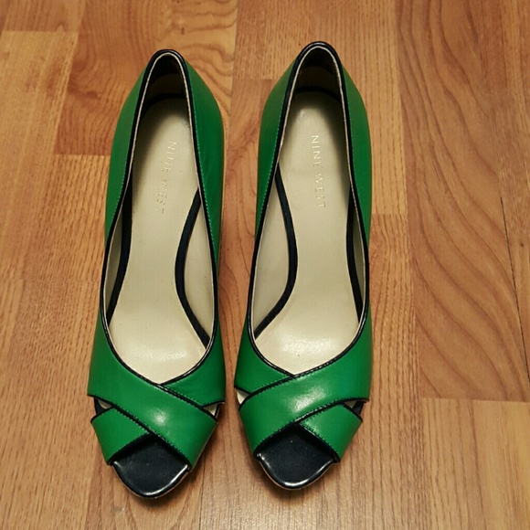 Nine West Green/Navy NW Color Code