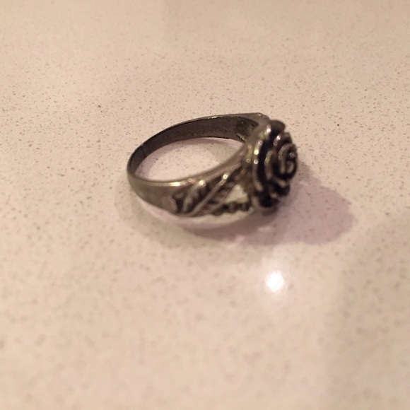 Metal Rose ring - Picture 3 of 3