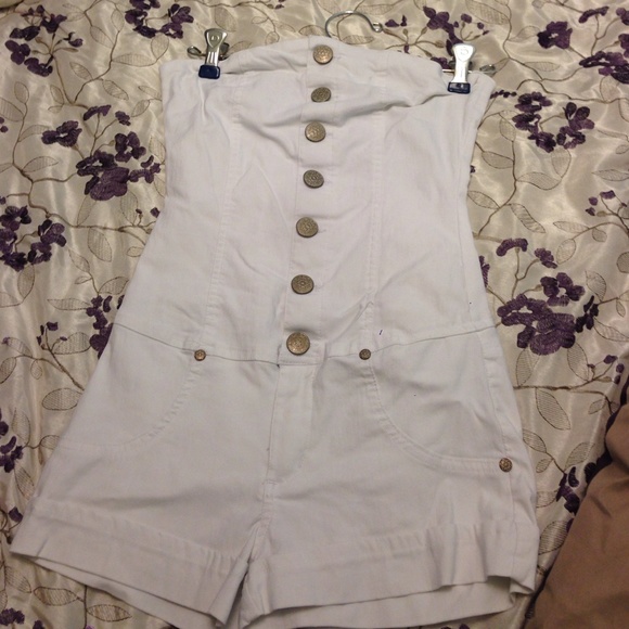 Strapless romper