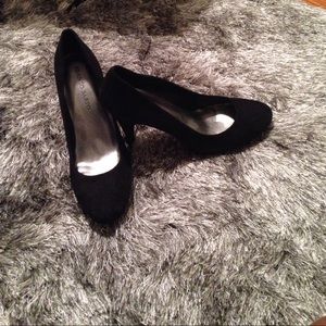 Franco Sarto Suede Pumps