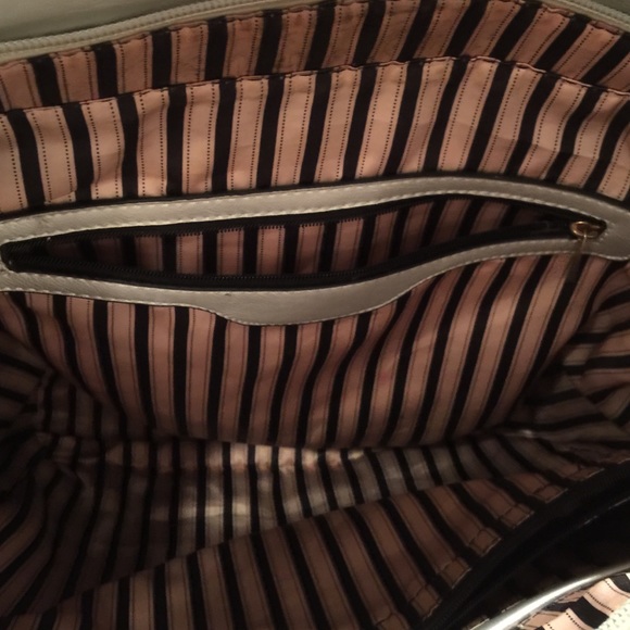 Tote - Picture 3 of 3