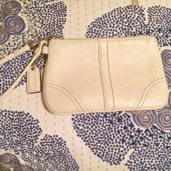 Coach leather wristlet 💋