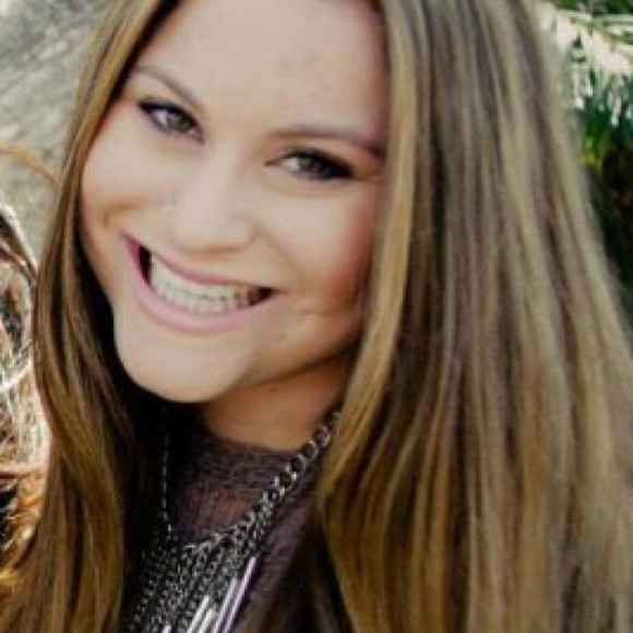 Meet your Posher, Emma - Picture 1 of 1