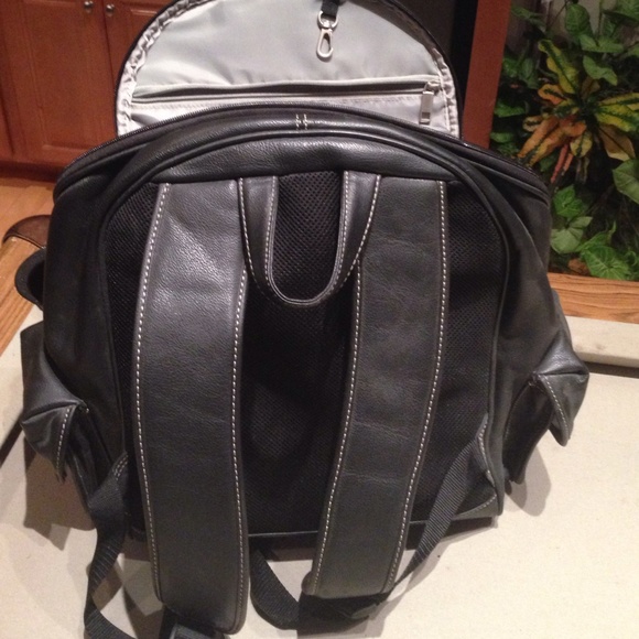 Leather back pack - Picture 3 of 4