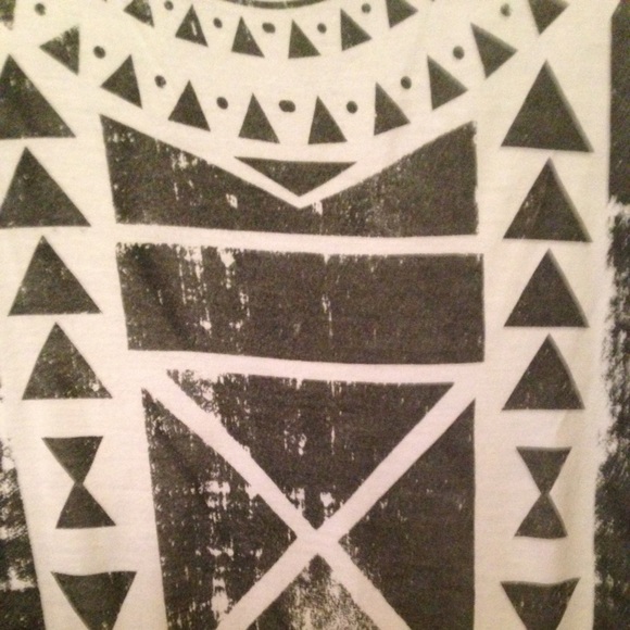 Geometric Print Tank - Picture 3 of 4