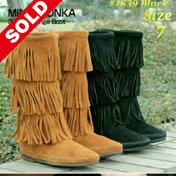 #1639 Black Minnetonka 3 layer Calf high fringe