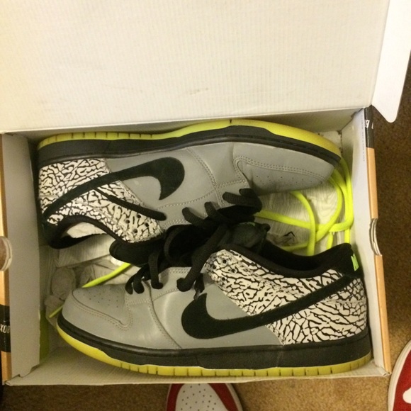 Nike SB Dunks "Clark Clent"