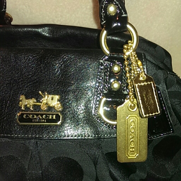 ❌💲SOLD ON ANOTHER SITE💲❌Coach Convertible Bag - Picture 2 of 4