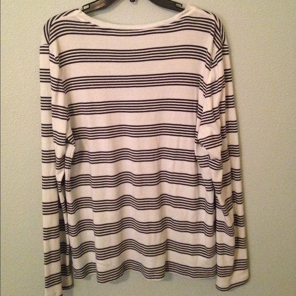 Striped Long Sleeved V-Neck - Picture 2 of 3