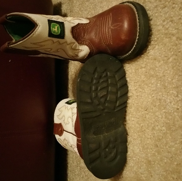 Infants boots