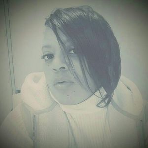 Meet your Posher, Roxanne