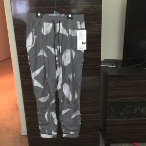 NWT Lululemon City Jogger Size 8