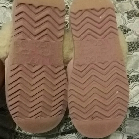 KIDS UGG SLIPPER - Picture 3 of 3