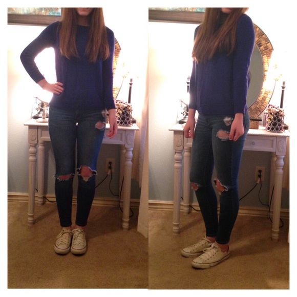 Blue Sweater - Picture 4 of 4