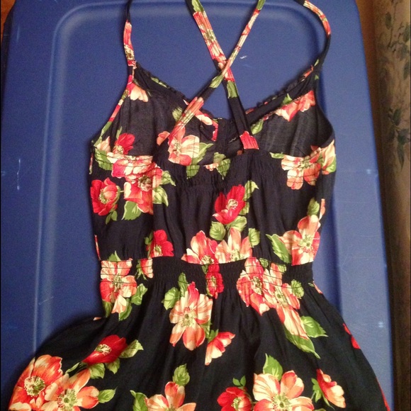 Hollister Summer Dress - Picture 3 of 3