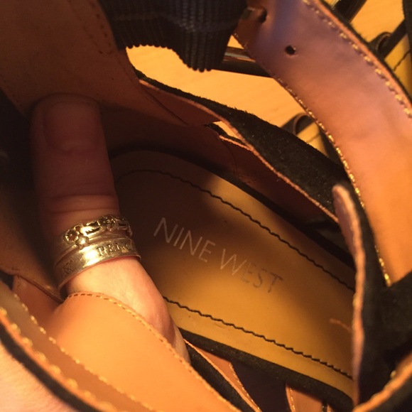 Black Gladiator Heels✨ - Picture 4 of 4